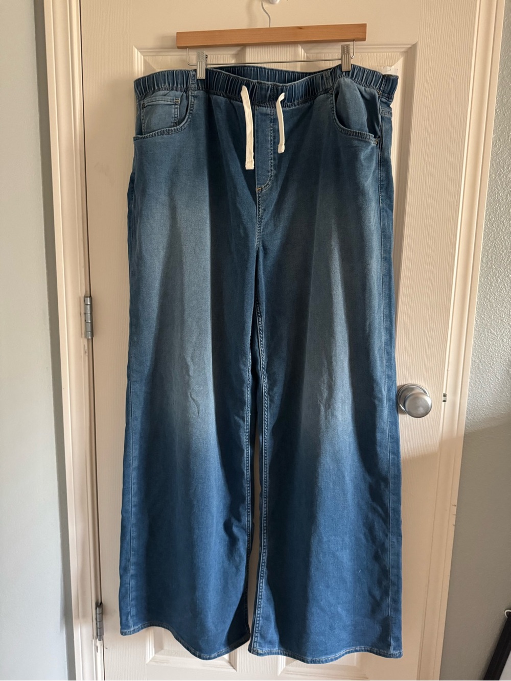 Wide Leg Women’s Jeans with Drawstring Waist - Blue